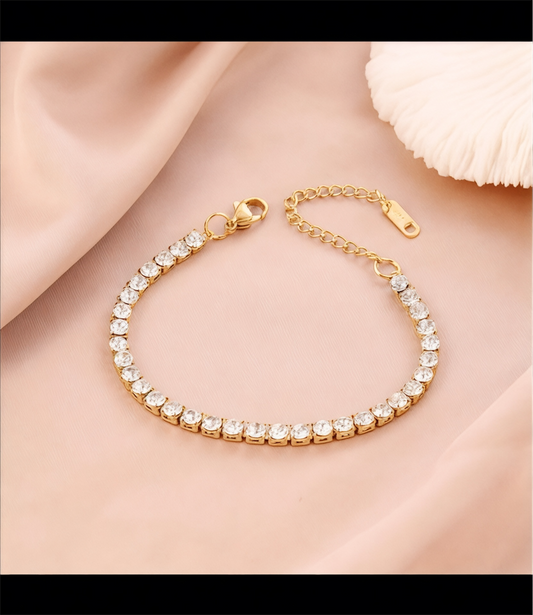 HeartSync Gold Crystal Tennis Bracelet – Elegant Adjustable Sparkle Chain