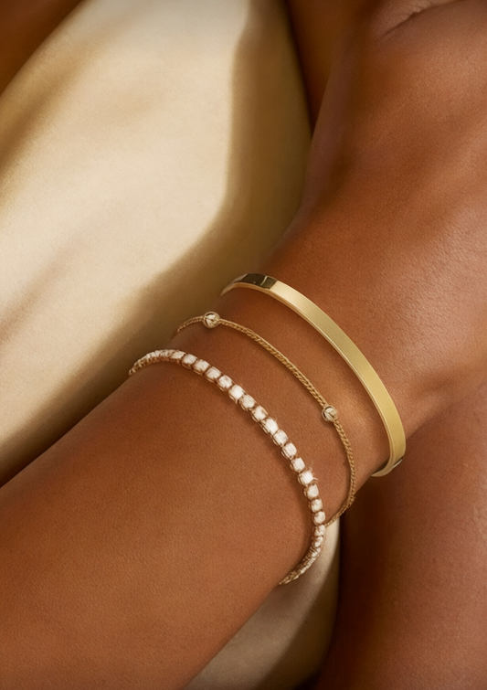 HeartSync’s Golden Muse Bracelet Set – Elegant Minimalist Gold Jewelry for Her